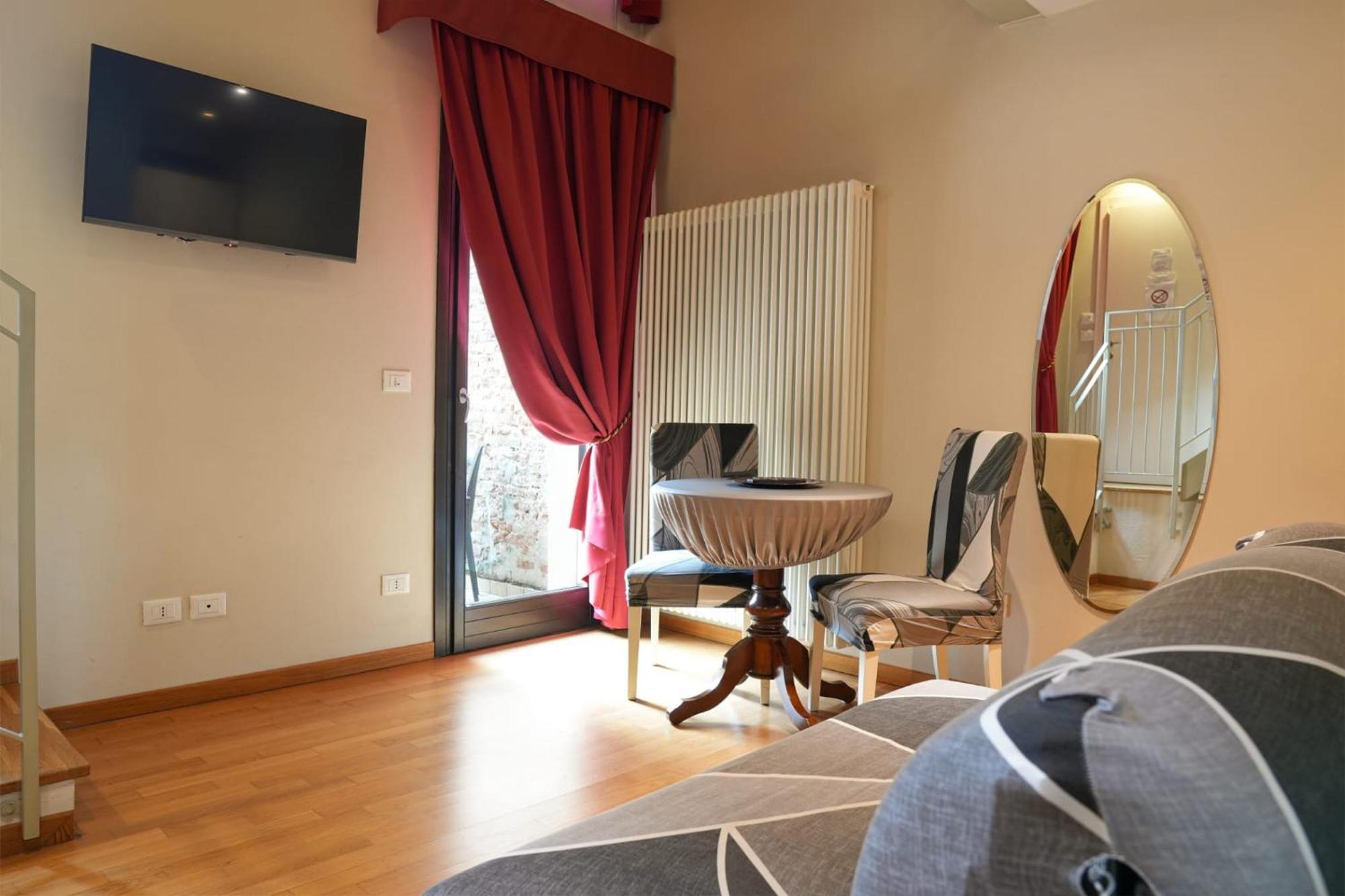 Honey Rooms Ferrara Eksteriør billede